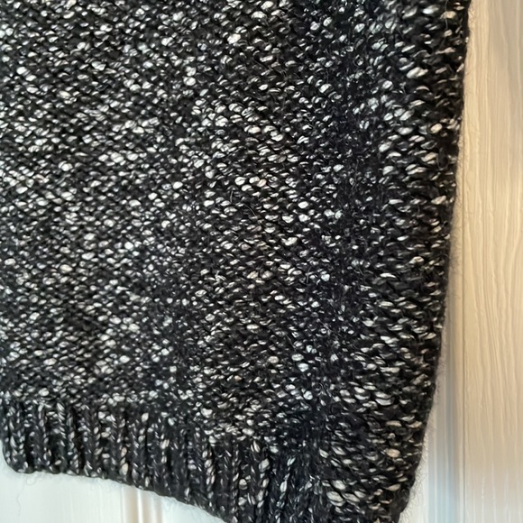 Banana Republic Wool Sweater - Picture 2 of 2